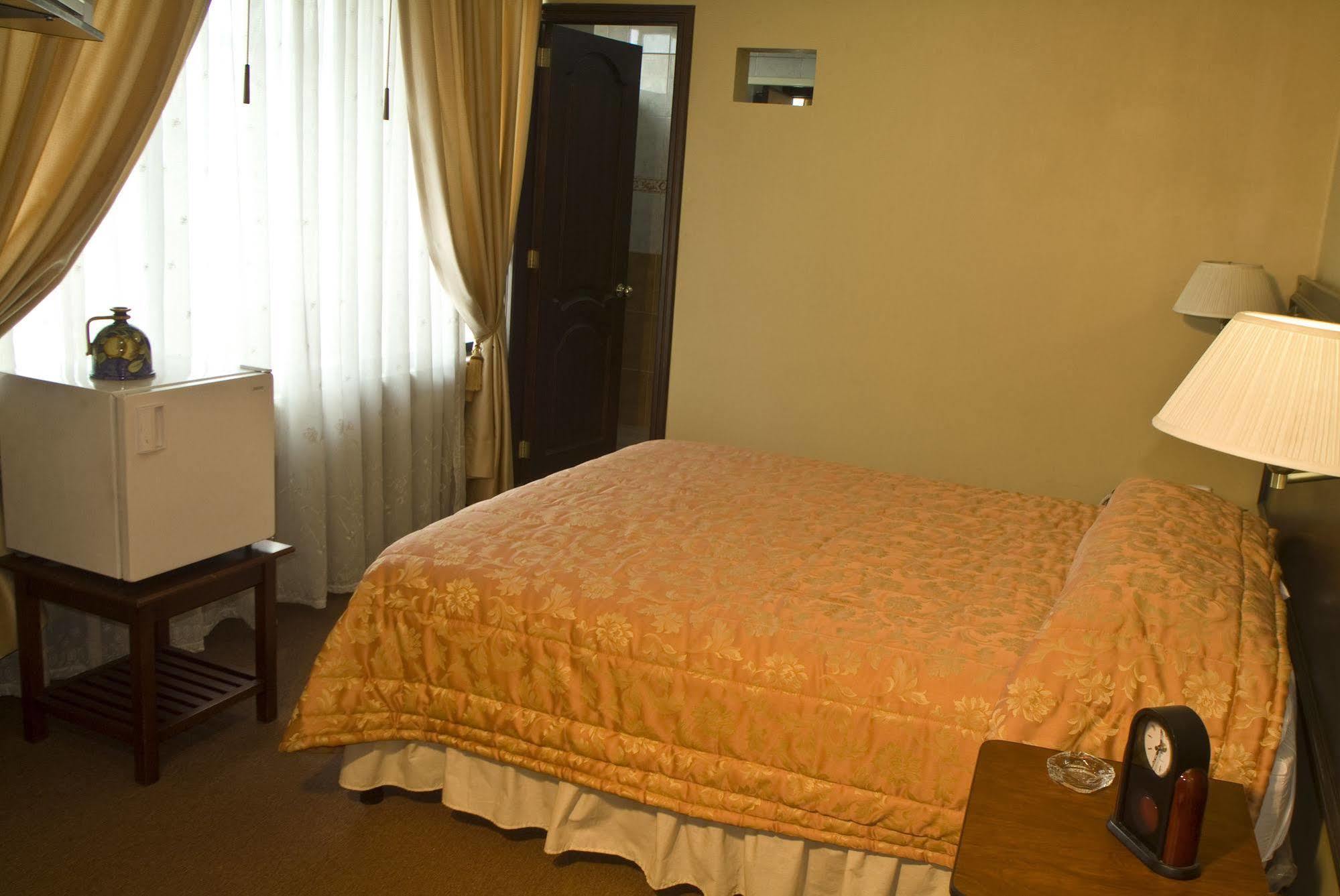 Hotel Podocarpus Loja Esterno foto